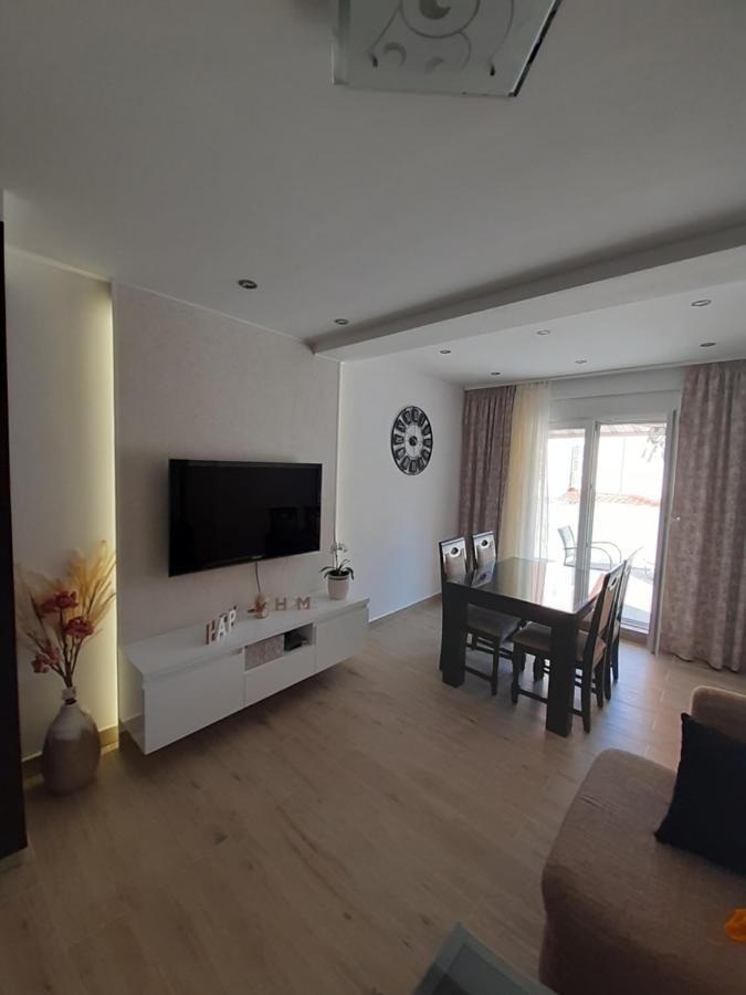 Apartment Lucky With Jacuzzi Трогір Екстер'єр фото