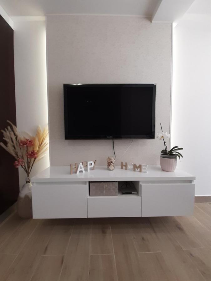 Apartment Lucky With Jacuzzi Трогір Екстер'єр фото