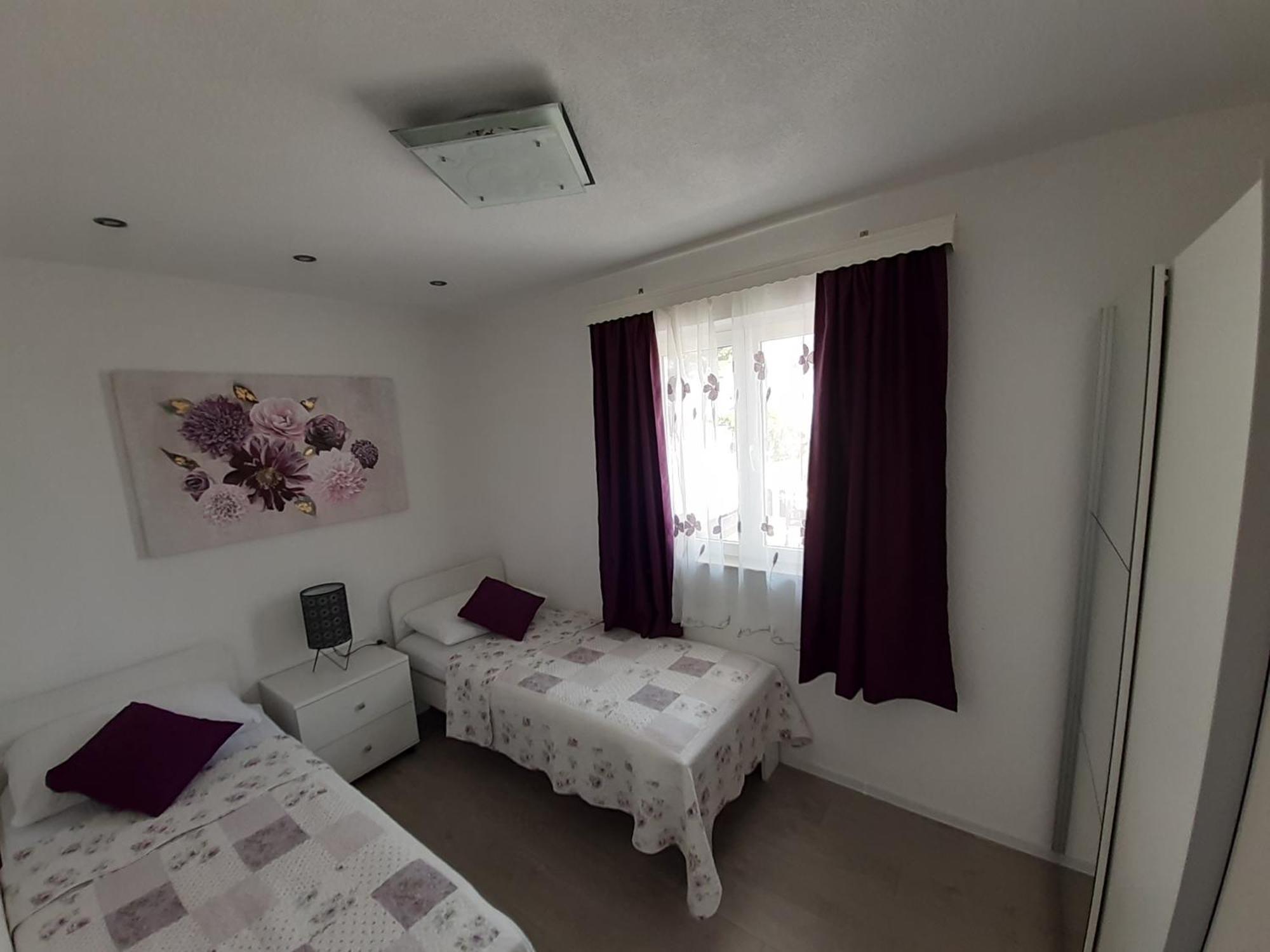 Apartment Lucky With Jacuzzi Трогір Номер фото