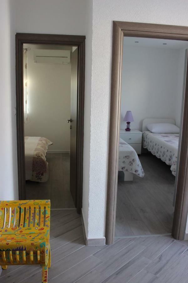 Apartment Lucky With Jacuzzi Трогір Екстер'єр фото