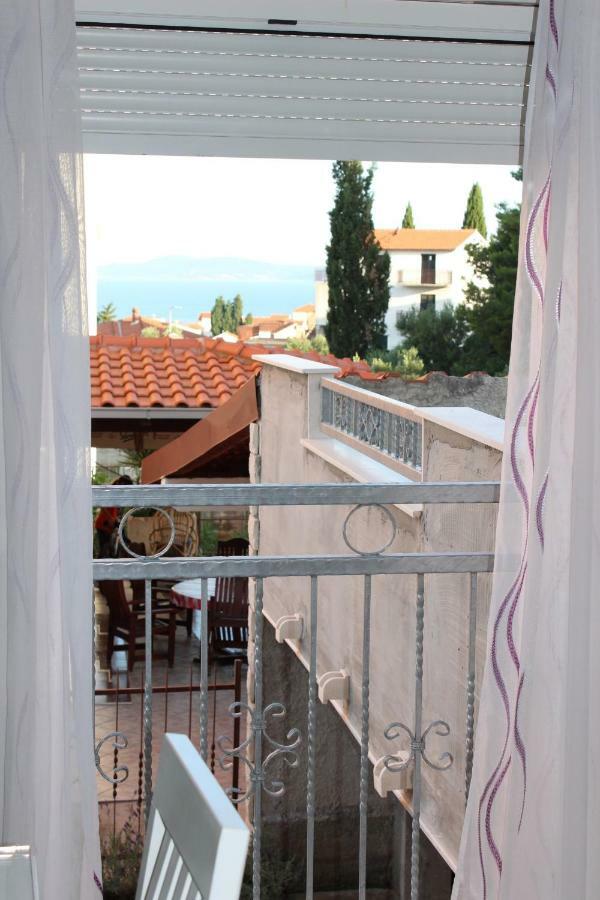 Apartment Lucky With Jacuzzi Трогір Екстер'єр фото