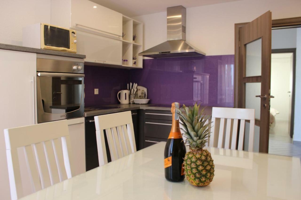 Apartment Lucky With Jacuzzi Трогір Екстер'єр фото