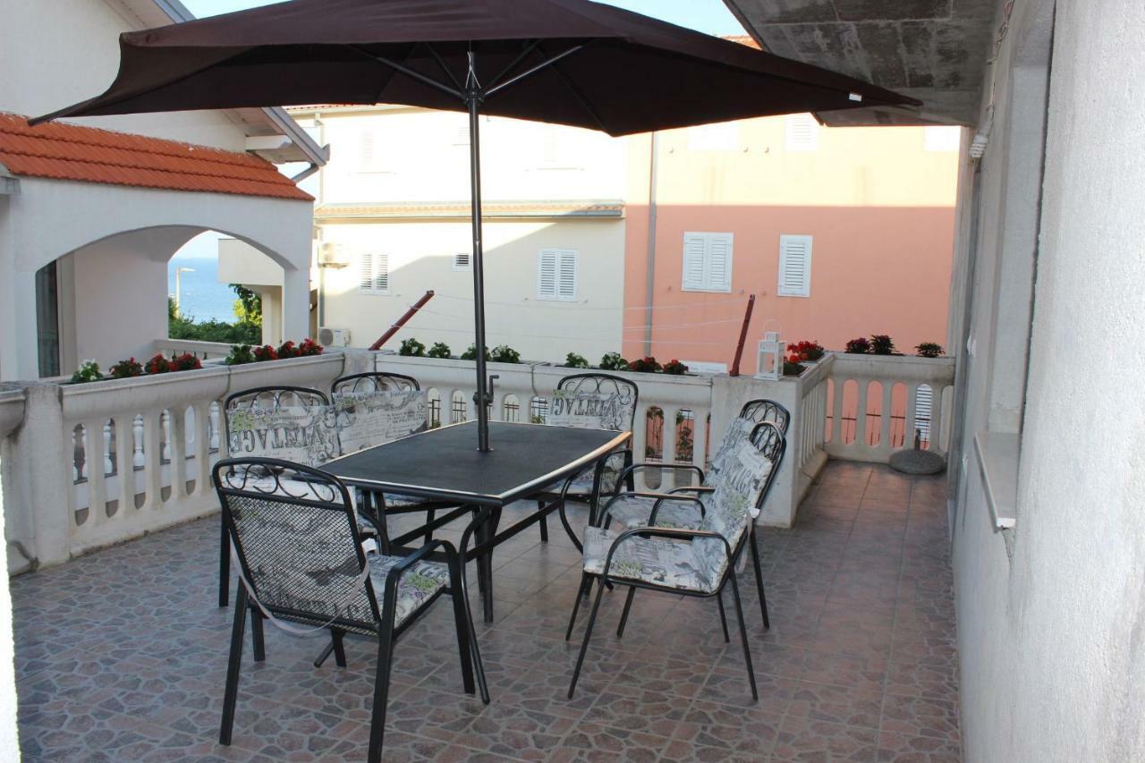 Apartment Lucky With Jacuzzi Трогір Екстер'єр фото